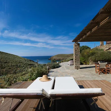 בית נופש Agelos Beachfront *