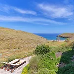 Semesterbostad Agelos Beachfront *