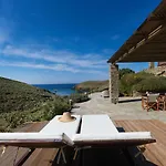 بيت للعطل Agelos Beachfront *
