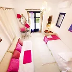 Agelos Beachfront Semesterbostad