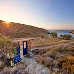 Agelos Beachfront بيت للعطل *