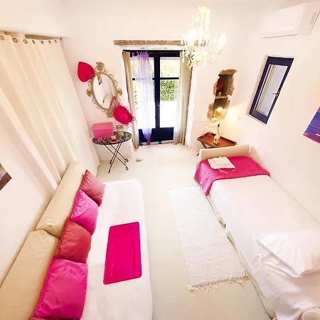 Agelos Beachfront 別荘